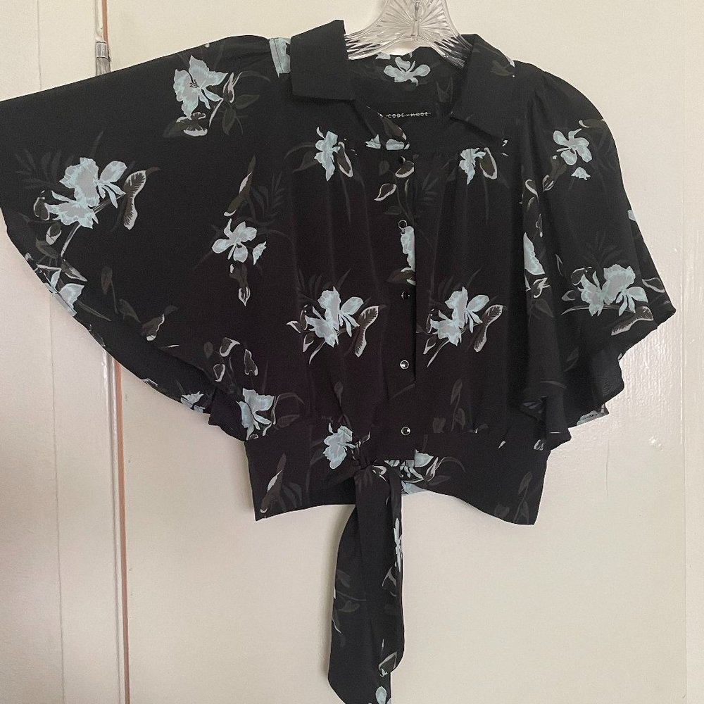 Code x Mode Butterfly Blouse - Picture 2 of 7